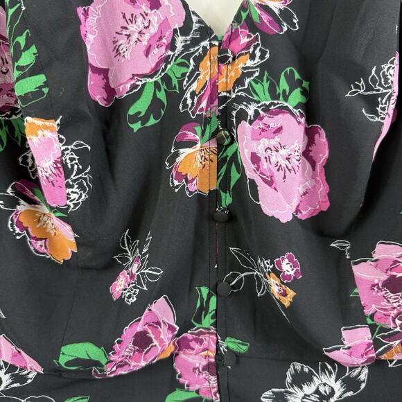 Smocked Cropped Torrid Black Floral Blouse 2X Flutter Sleeve Dark Floral V Neck - Picture 4 of 12